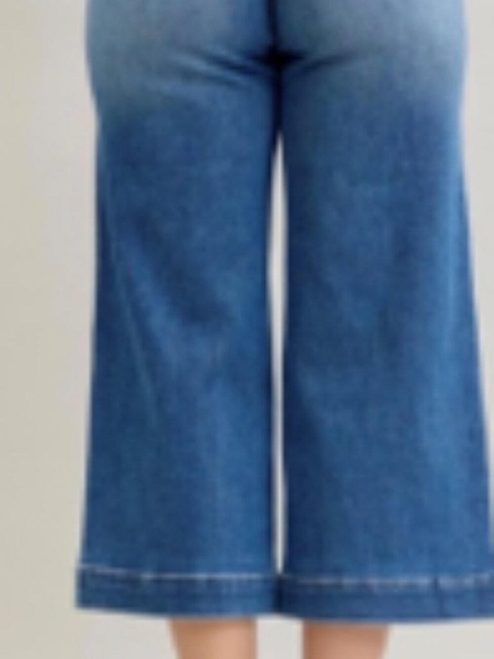 JUDY BLUE CROP JEAN